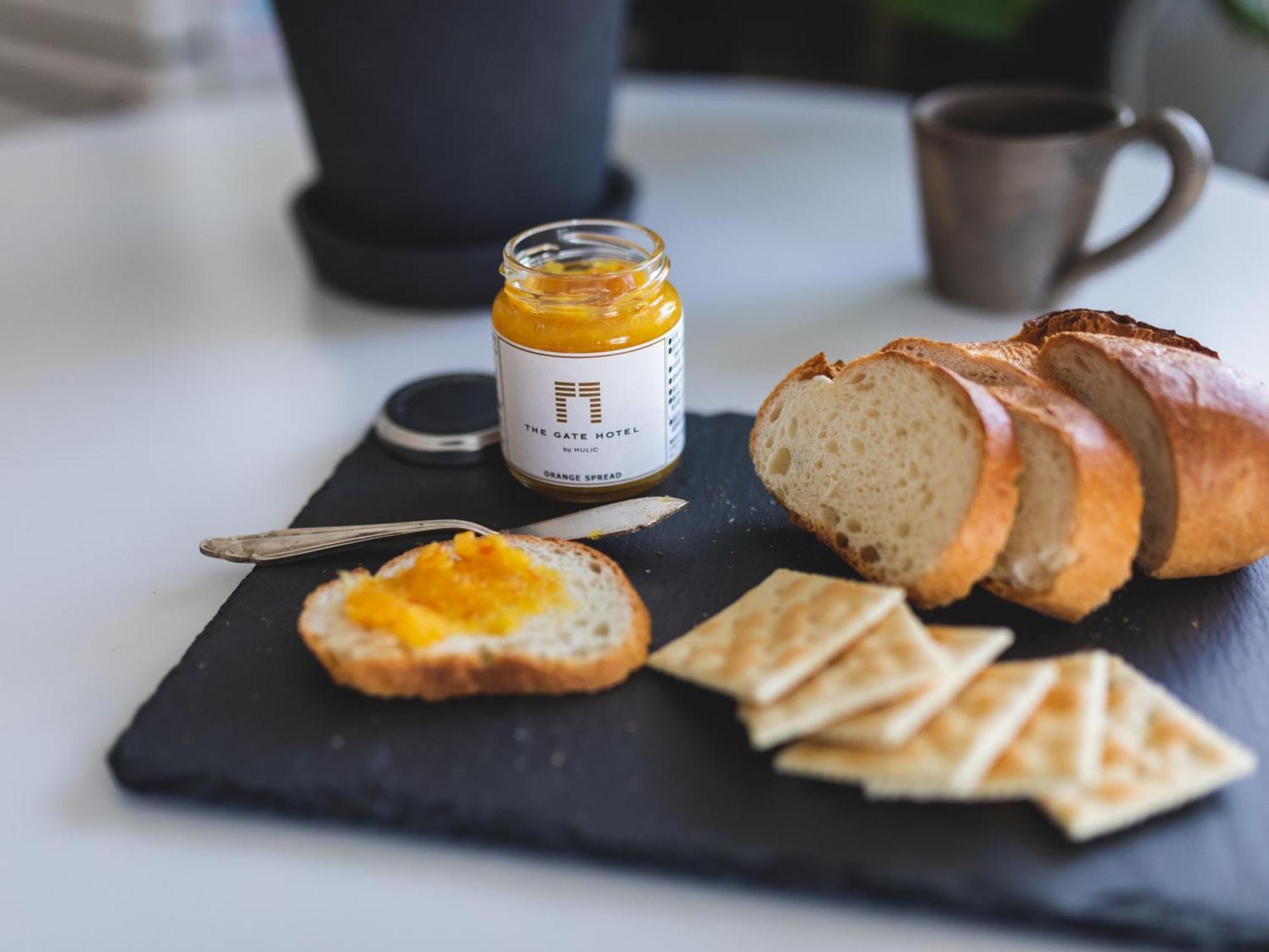 The Gate Hotel Tokyo By Hulic Kültér fotó A jar of pure saffron honey