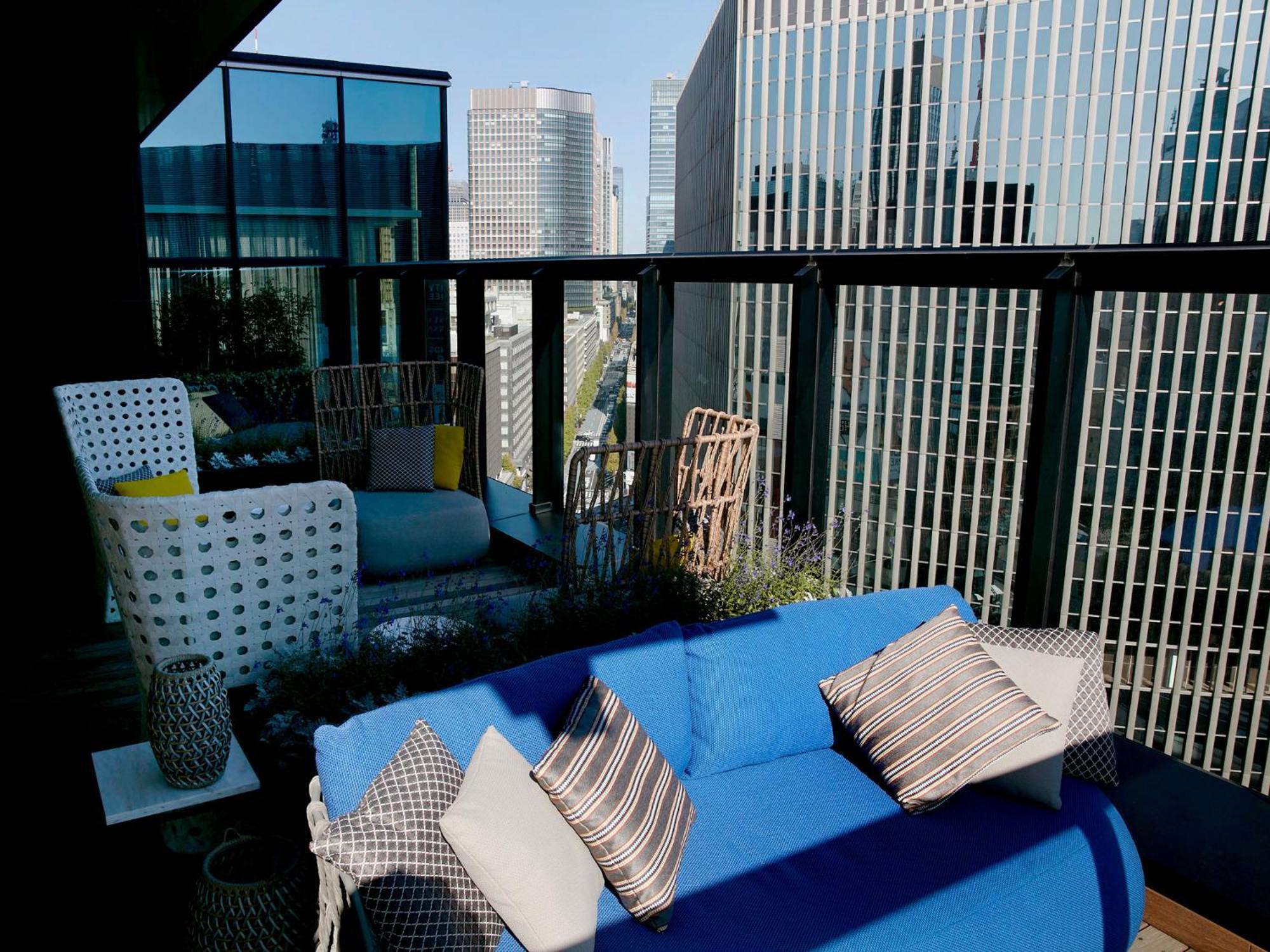 The Gate Hotel Tokyo By Hulic Kültér fotó A balcony in a condominium in Japan